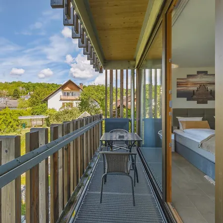Grand Deluxe 23j - Seesicht - Billiard - Bbq - Trambolin - Tischkicker - Playstation 4 - Panorama Exklusive Appartement Ohningen