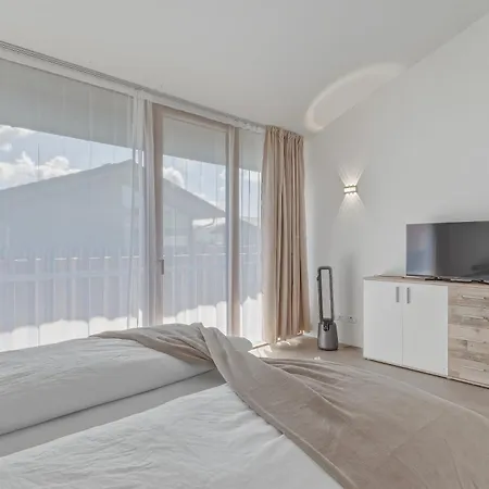 Grand Deluxe 23j - Seesicht - Billiard - Bbq - Trambolin - Tischkicker - Playstation 4 - Panorama Exklusive Appartement Ohningen