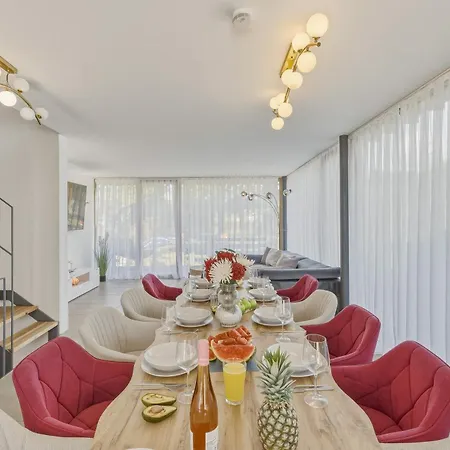 Grand Deluxe 23j - Seesicht - Billiard - Bbq - Trambolin - Tischkicker - Playstation 4 - Panorama Exklusive Appartement Ohningen